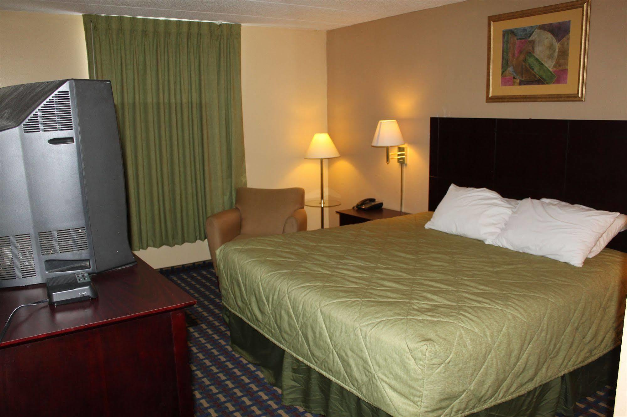 Baymont By Wyndham Florence Cincinnati Buitenkant foto